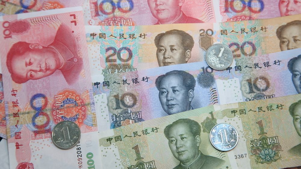 Číňan zažaloval nevlastního syna o peníze, které do něj investoval